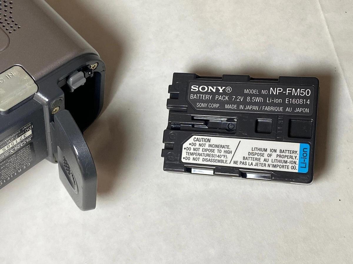 Used Sony Mavica MVC-CD300 Digital Camera With Battery 27242624221