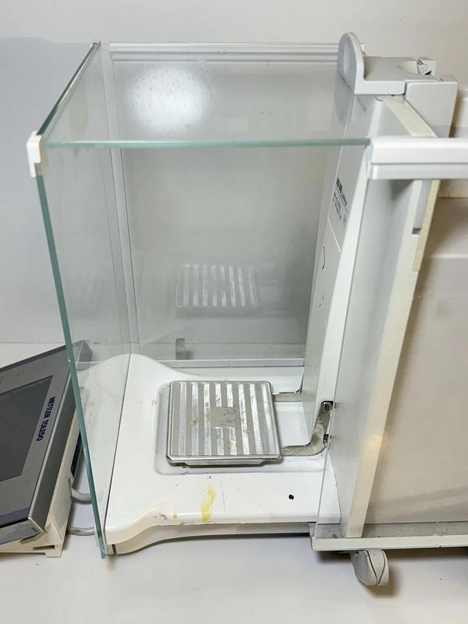 Used Mettler Toledo XS105DU DualRange Digital Analytical Balance Scale Laboratory