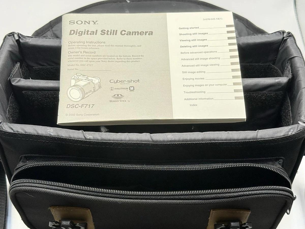 Used Sony Cyber-Shot DSC-F717 Compact Digital Still Camera w/ Charger + Battery + Bag