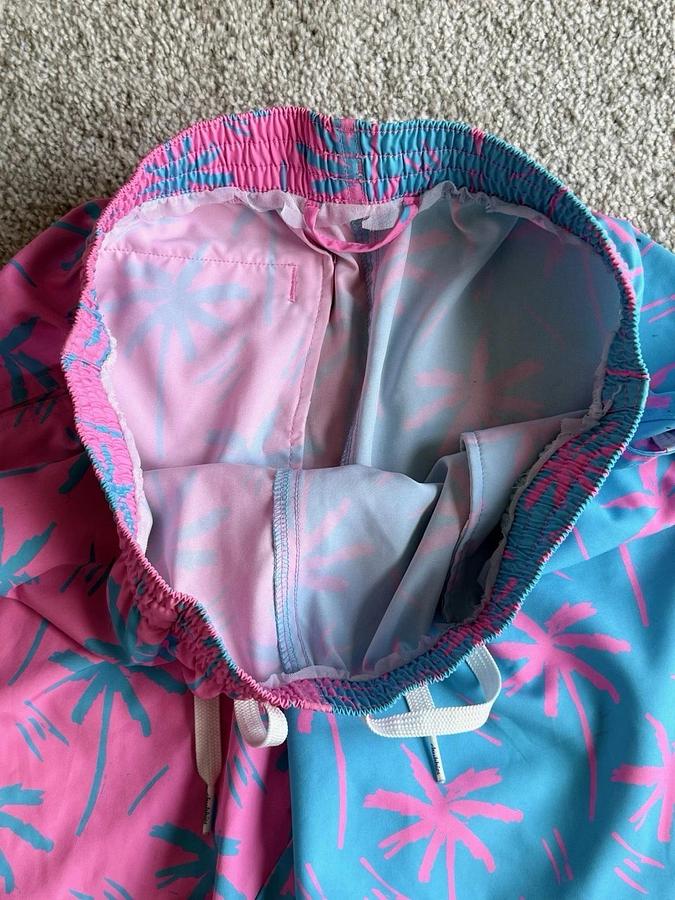 Used Chubbies Men's L blue and pink palm trees Swim Trunks - No Liner