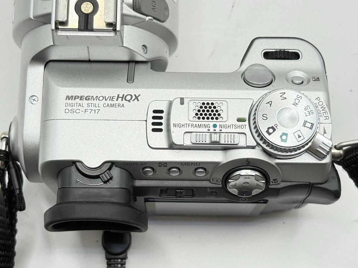 Used Sony Cyber-Shot DSC-F717 Compact Digital Still Camera w/ Charger + Battery + Bag