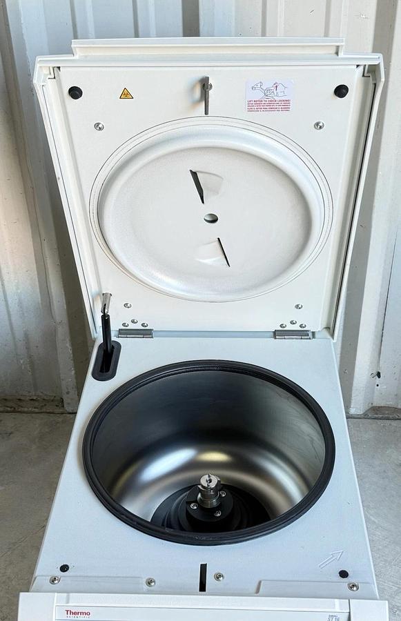 Used Thermo Fisher Scientific Sorvall ST16 Centrifuge REF: 75004241