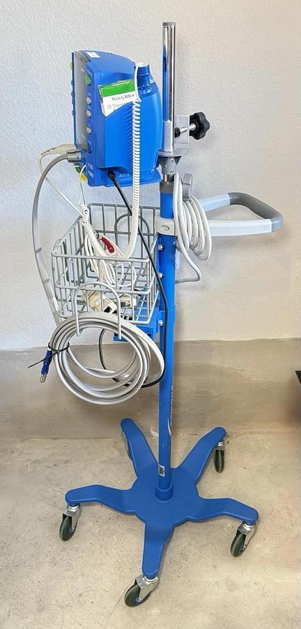 Used GE Dinamap Carescape V100 Patient Monitor NiBP Masimo Spo2 Temp w/ Stand Cart
