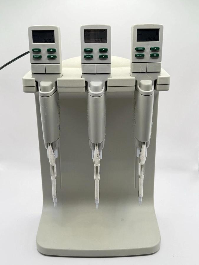 Used Rainin EDP3 Plus Pipettes 1-10 uL with Charging Stand E3 Rapid Charge USA