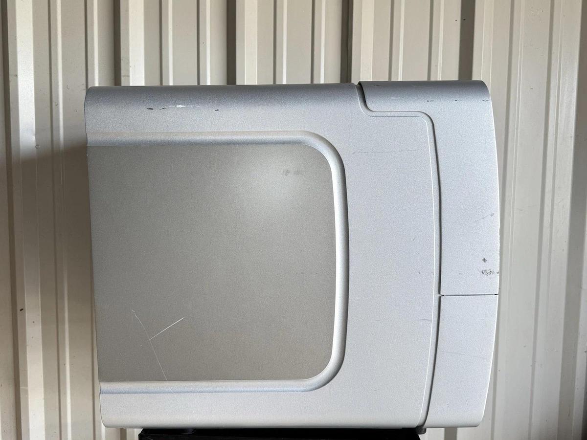 Used QIAGEN QIAcube Automated Nucleic Acid Purification and Extraction System + Dell