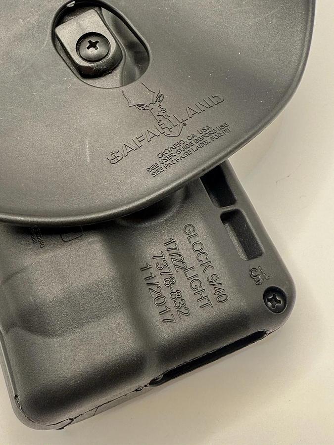 Used Safariland Black Duty Holster Glock 9/40 17/22 light 7378-832