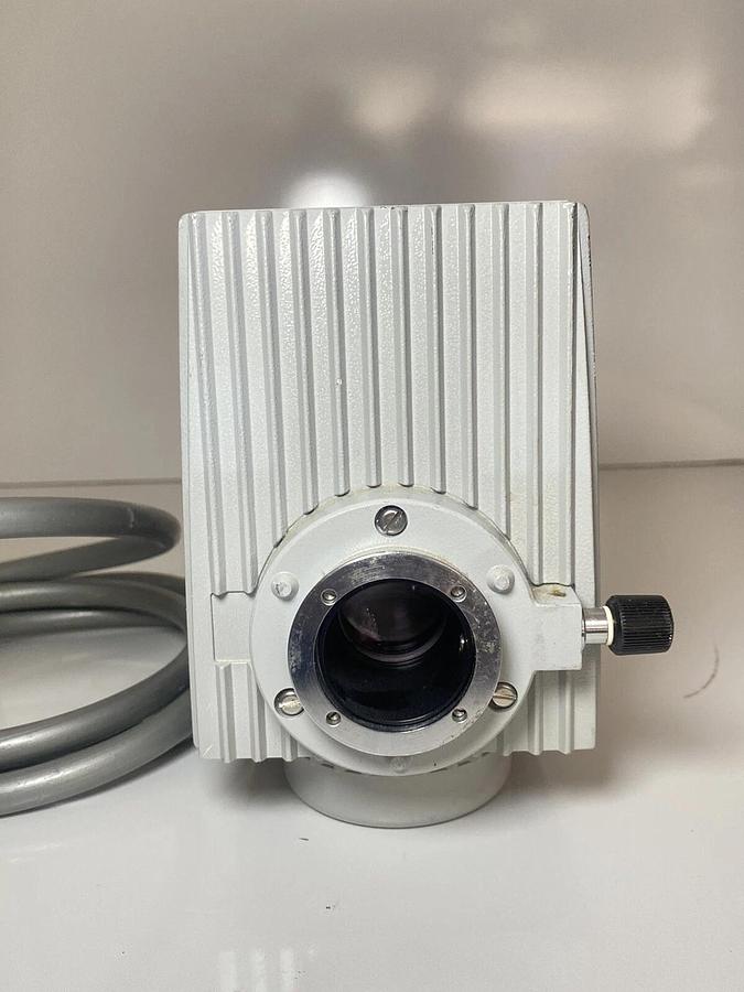Used CARL ZEISS MICROSCOPE LIGHT SOURCE ILLUMINATOR 100 46 80 30-9999