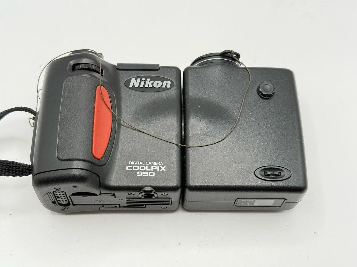Used Nikon Coolpix 950 E950 Digital Camera with Case