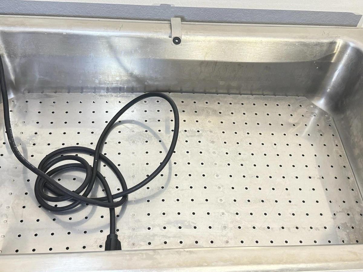 Used Lab-Line / Barnstead AquaBath 18012 Heated Water Bath