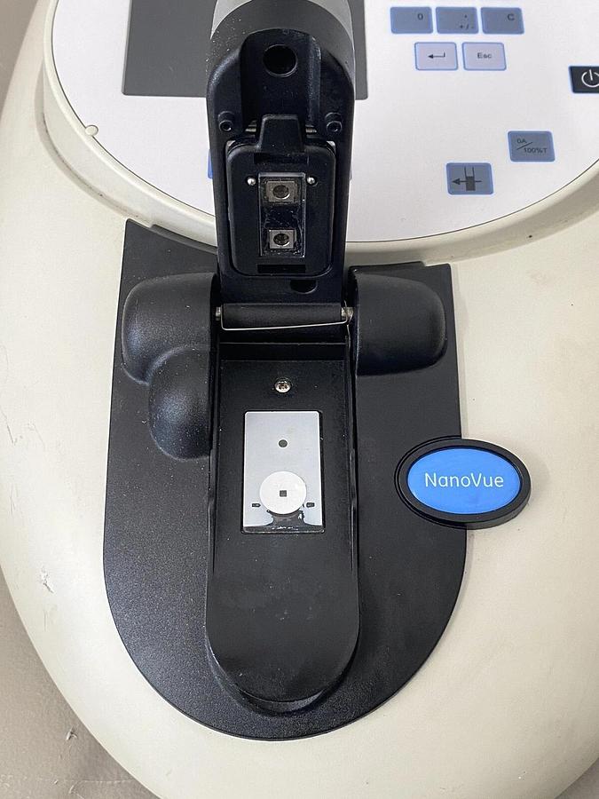 Used GE NanoVue Portable Spectrophotometer 80-2140-21