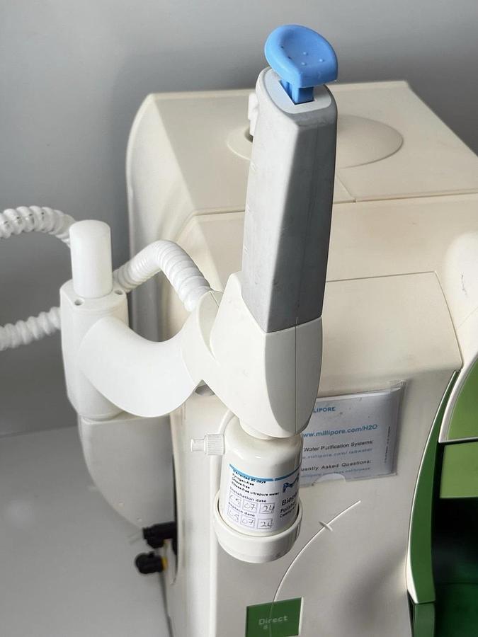 Used Millipore Milli-Q Direct 8 Water Purification System ZROQ00800