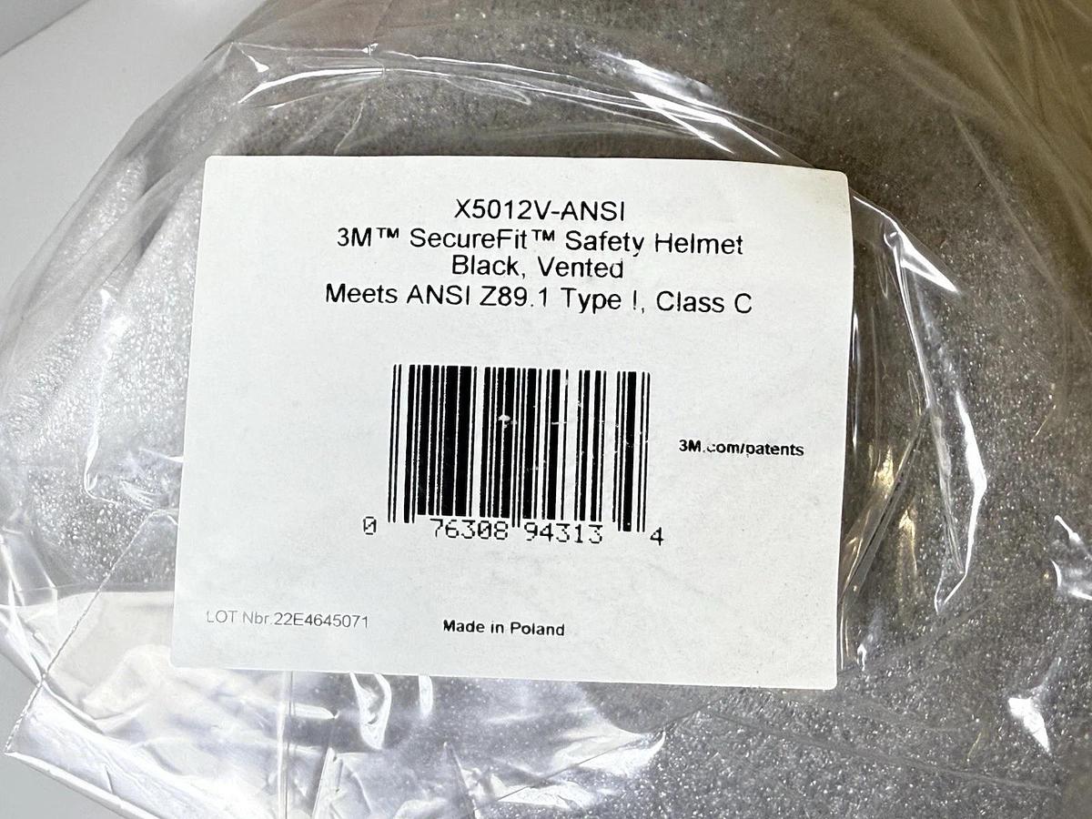 Used NEW 3M SecureFit Black Vented Safety Helmet  REF: X5012-ANSI