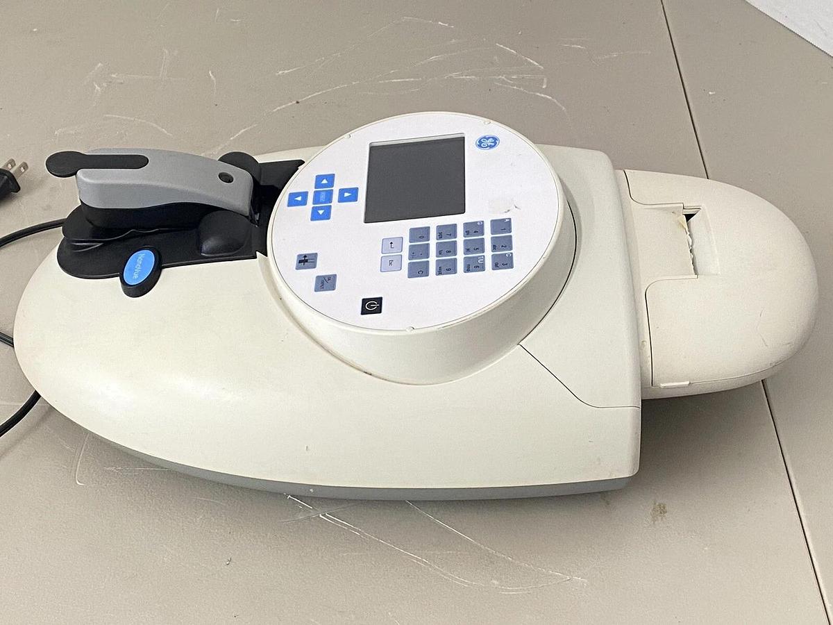 Used GE NanoVue Portable Spectrophotometer 80-2140-21