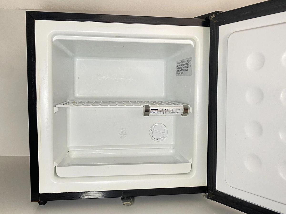 Used EdgeStar CRF159SS-1 Dual Function Stainless Refrigerator / Freezer