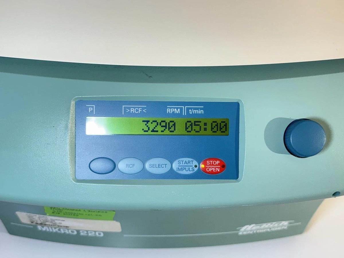 Used Hettich Zentrifugen MIKRO 220 Laboratory Benchtop Centrifuge 2200-01