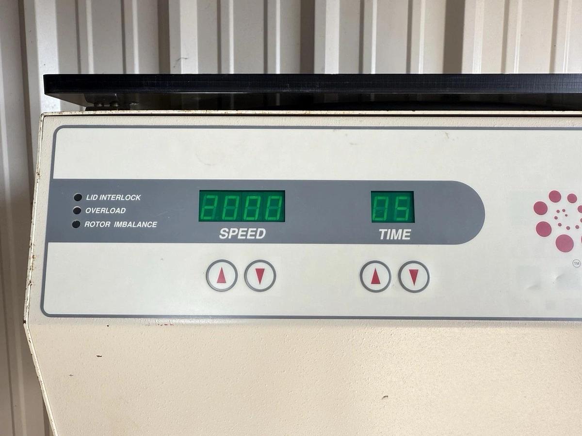 Used The Silent Solution Silencer 2200 Centrifuge System with Rotor