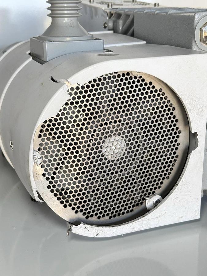 Used Agilent Technologies MS40-S Rotary Vane Pump X3705-64000