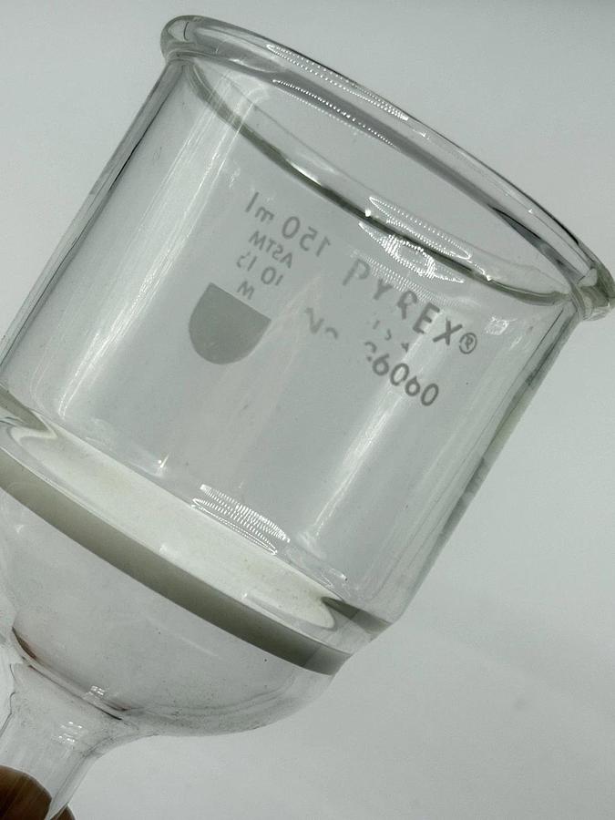 Used Corning PYREX Glass 150mL Fritted Buchner Filter Funnel ASTM 36060
