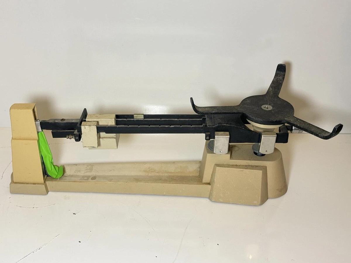 Used OHAUS Vintage Triple Beam Balance Scale Laboratory (2610g capacity)