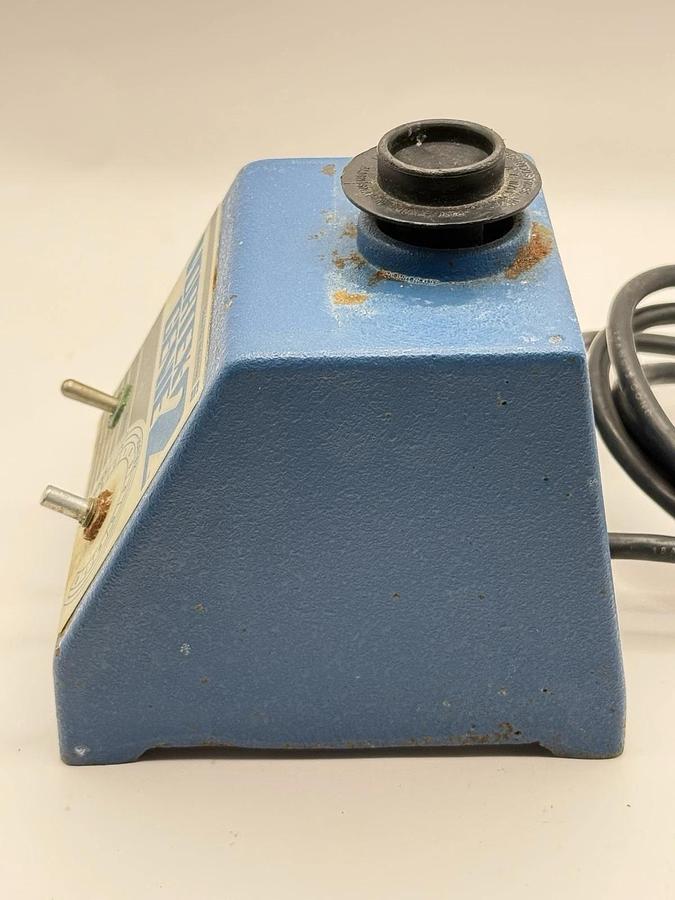 Used Scientific Industries Vortex Genie 2 Shaker 560