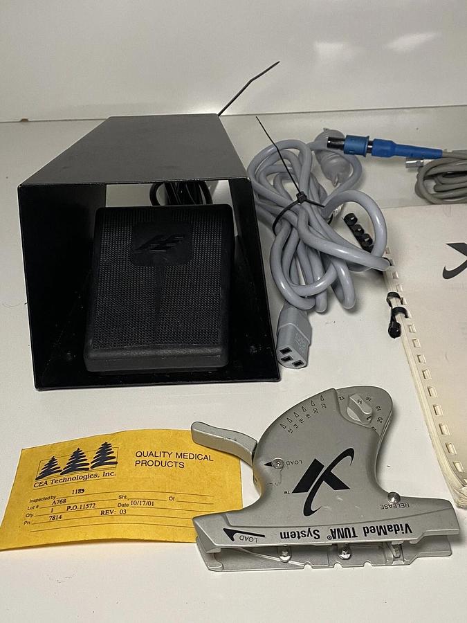 Used Medtronic Tuna Therapy Model 7900 Generator With Backpack Carrier & Accessories