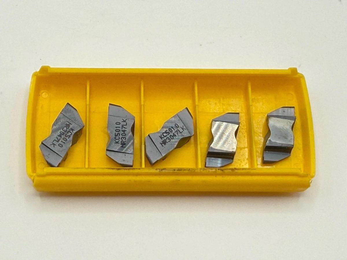 Used Kennametal Top Notch Carbide Grooving Inserts NR3047LK KC5010 (1818473)