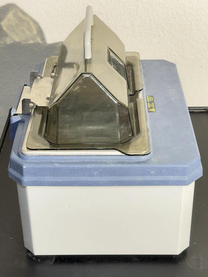 Used Fisher Scientific ISOTEMP 205 Digital Water Bath # 15-462-5 with lid