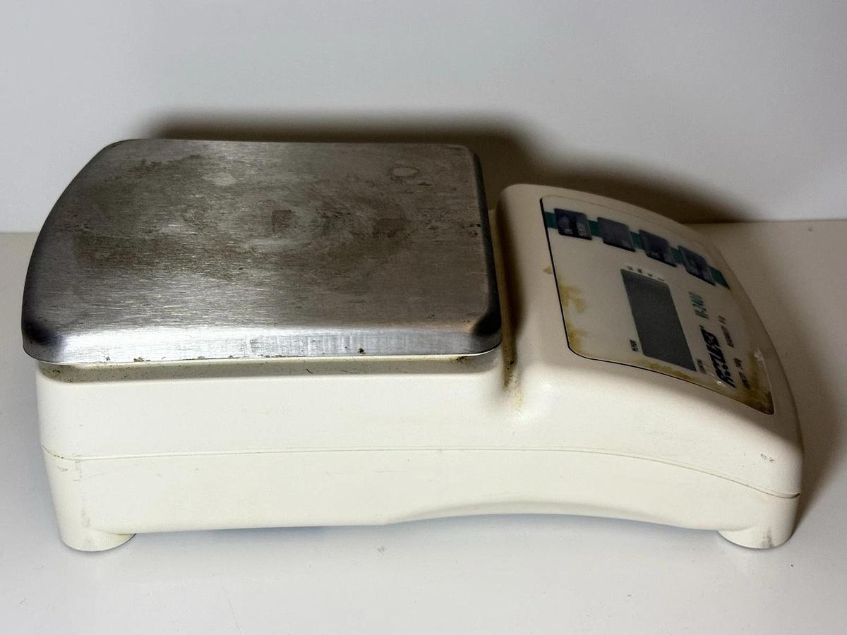 Used Acculab VI-2400 Mini Portable Balance Scale, capacity 2400g