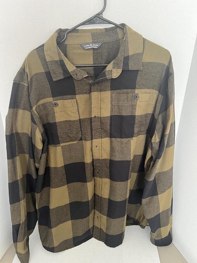 Used Alpine Design Men’s XL Checkered Flannel Long Sleeve Shirt Black And Brown