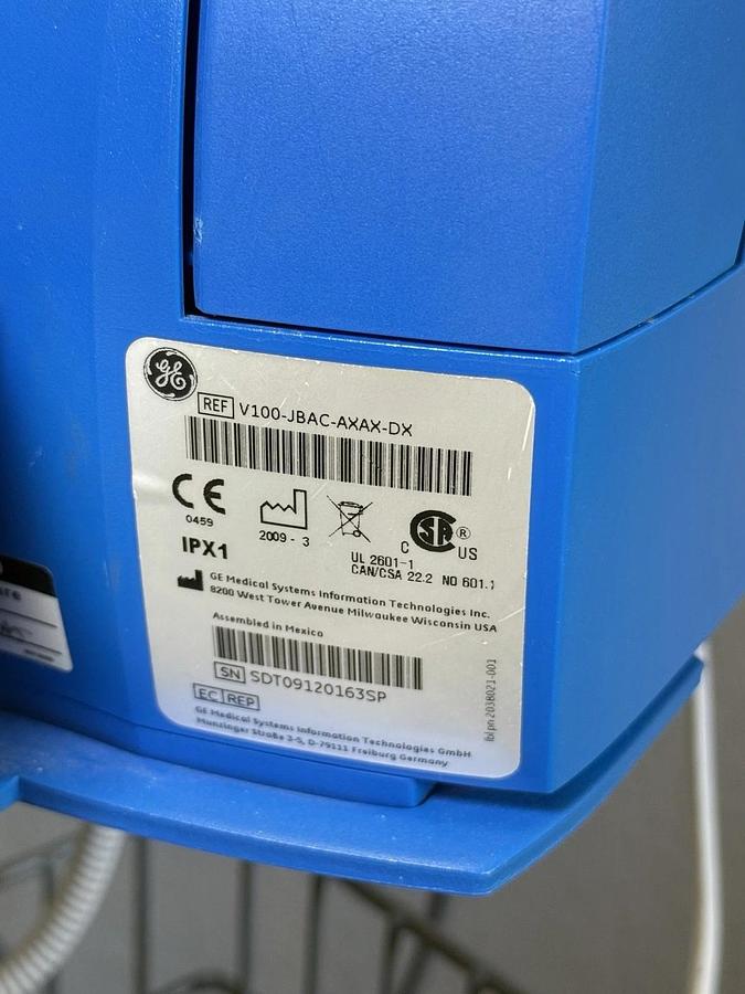 Used GE Dinamap Carescape V100 Patient Monitor NiBP Masimo Spo2 Temp w/ Stand Cart