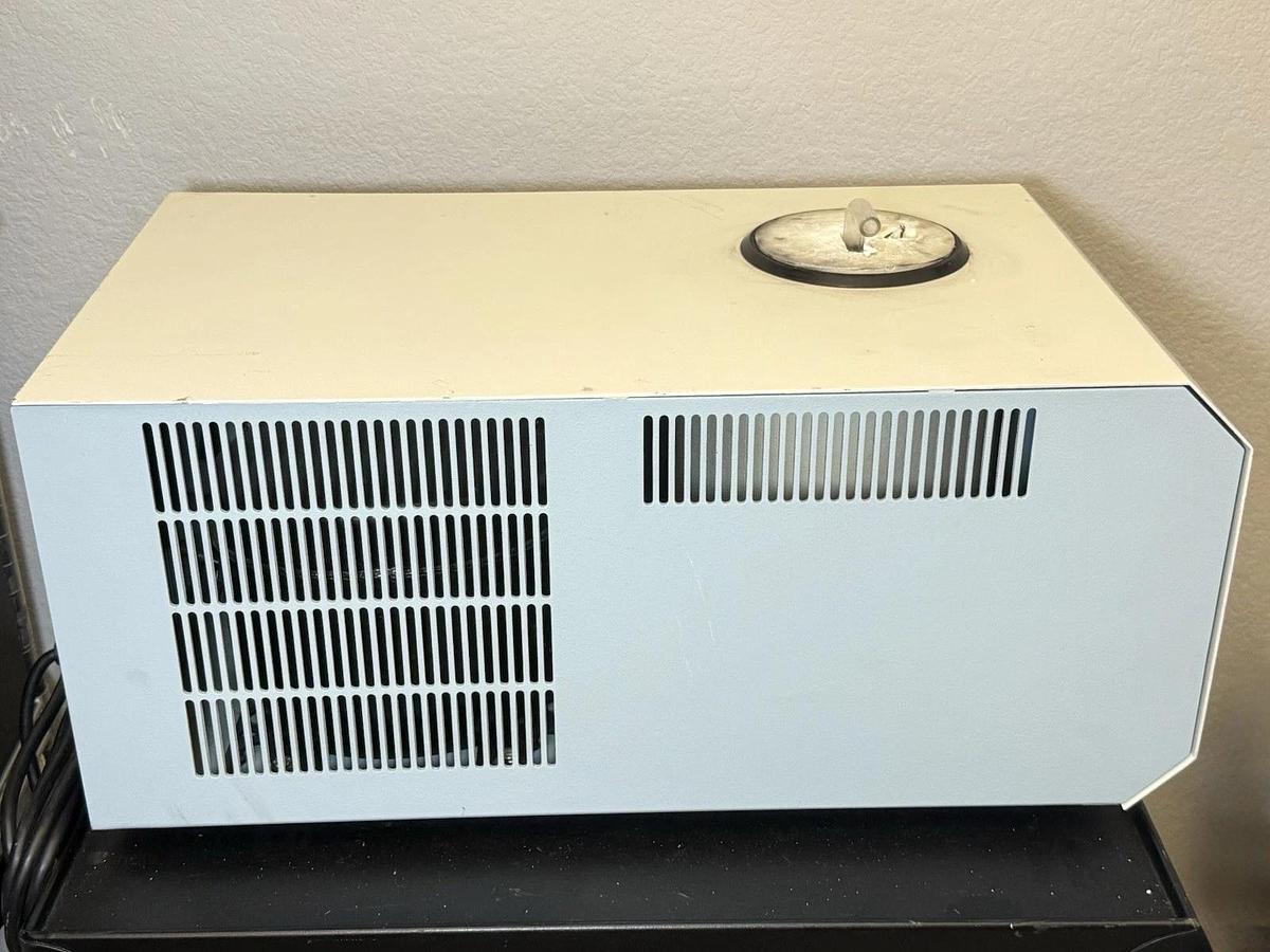 Used Savant Speedvac RVT-100 120V Refrigerated Vapor Trap with Glassware