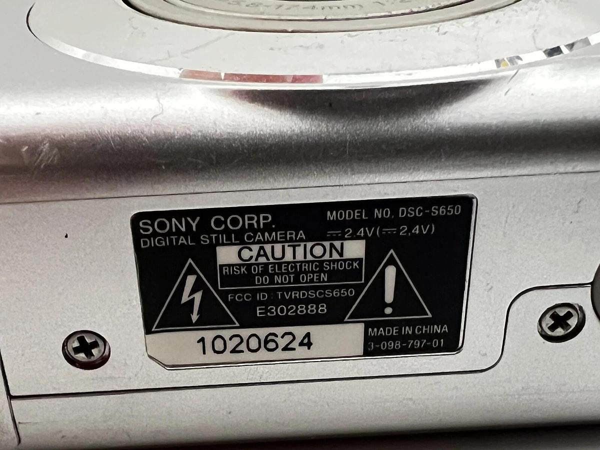 Used Sony Cyber-shot DSC-S650 7.2MP Digital Camera - *READ* 27242705128