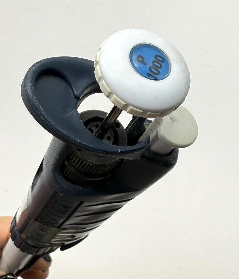 Used Gilson Pipetman Classic P1000 Adjustable Single-Channel Pipette Pipet