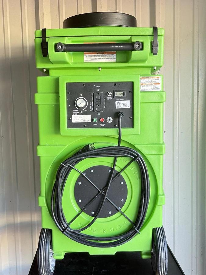Used Servpro Nikro Industries Inc. PS1000 Hepa Filtered Air Scrubber Model 624