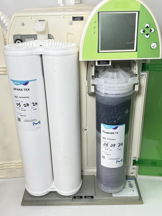 Used Millipore Milli-Q Direct 8 Water Purification System ZROQ00800
