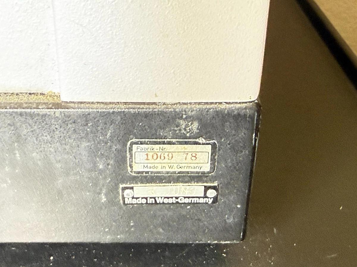 Used Reichert-Jung 2030 Rotary Microtome – Precision Laboratory Tissue Sectioning