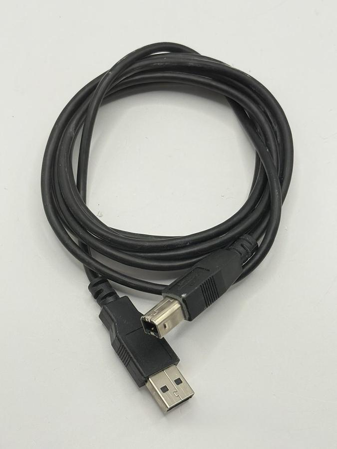 Used USB 2.0 Cable XINYA E170689 / E170689