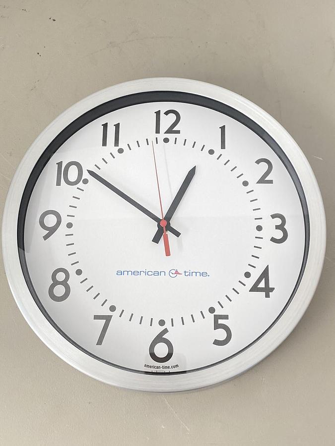 Used American Time 13.5" Clock E54AGQD304BP Round Surface Silver