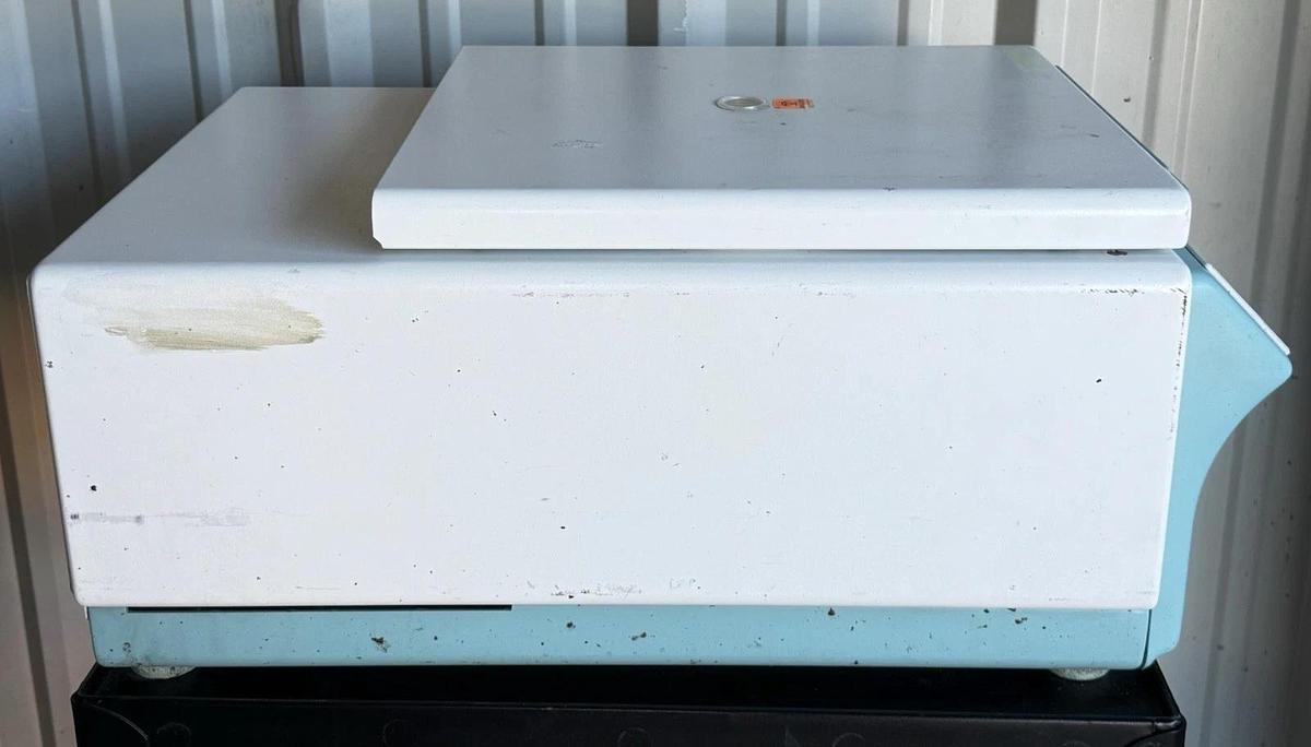 Used Hettich Zentrifugen Universal 32R Centrifuge 1610-01