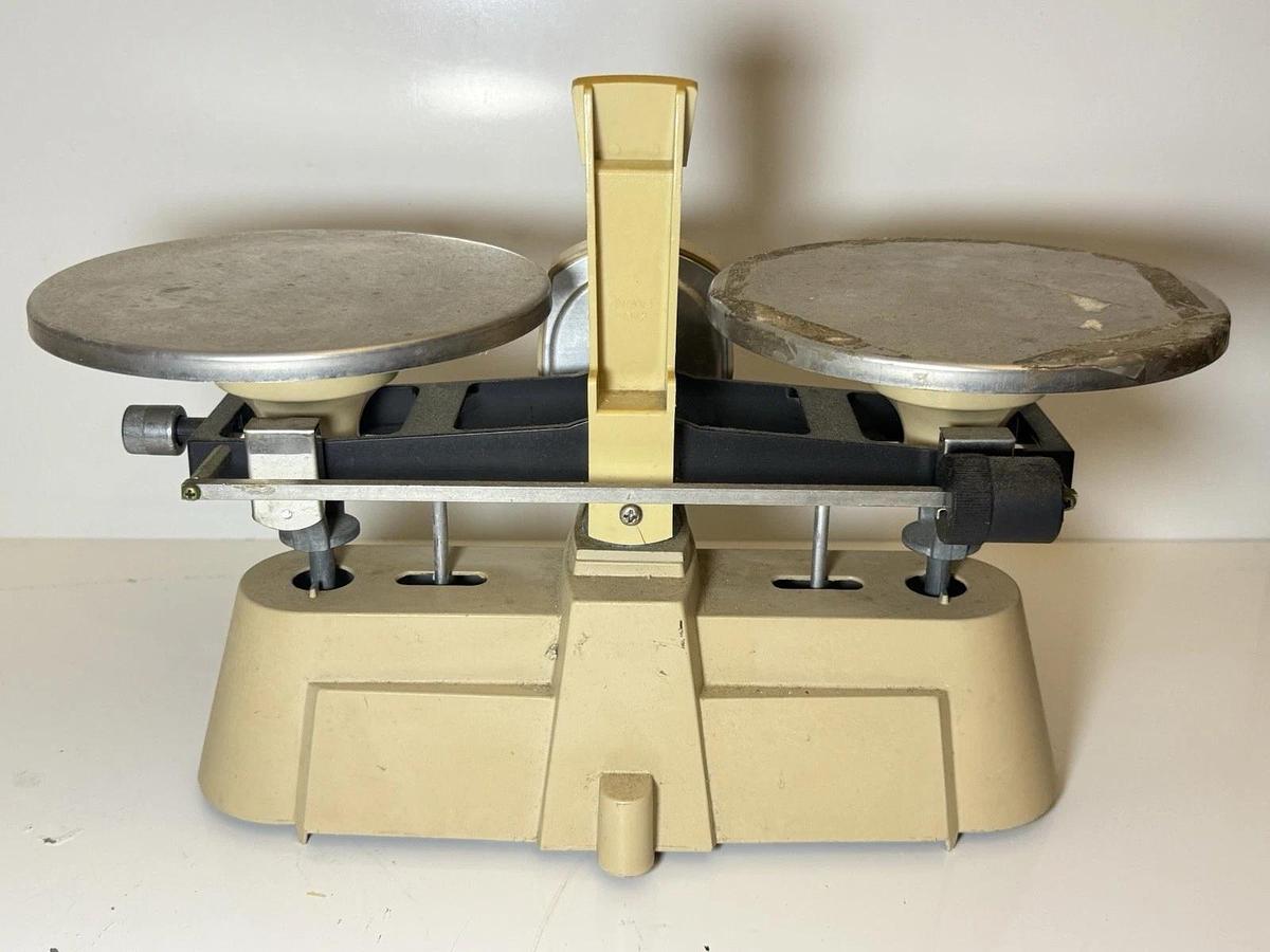 Used Ohaus Vintage Dial-O-Gram Balance Mechanical Beam Scale (2Kg - 5lb capacity)