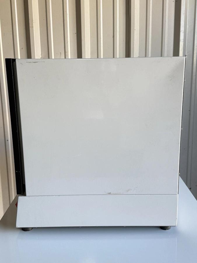 Used Labnet Problot 6 Hybridization Oven Incubator H0600