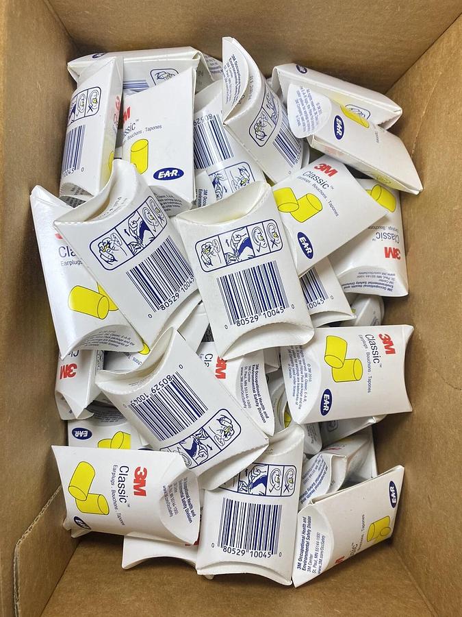 Used NEW Case (2000 Pairs) 3M Classic E-A-R 310-1001 Uncorded Disposable Earplugs