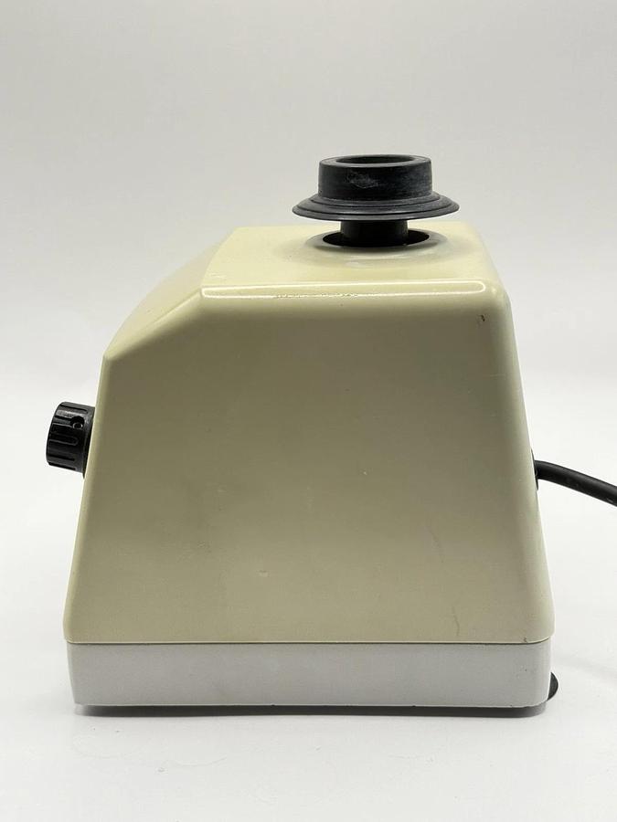 Used Labnet International Inc. - VX100 Vortex Mixer S0100