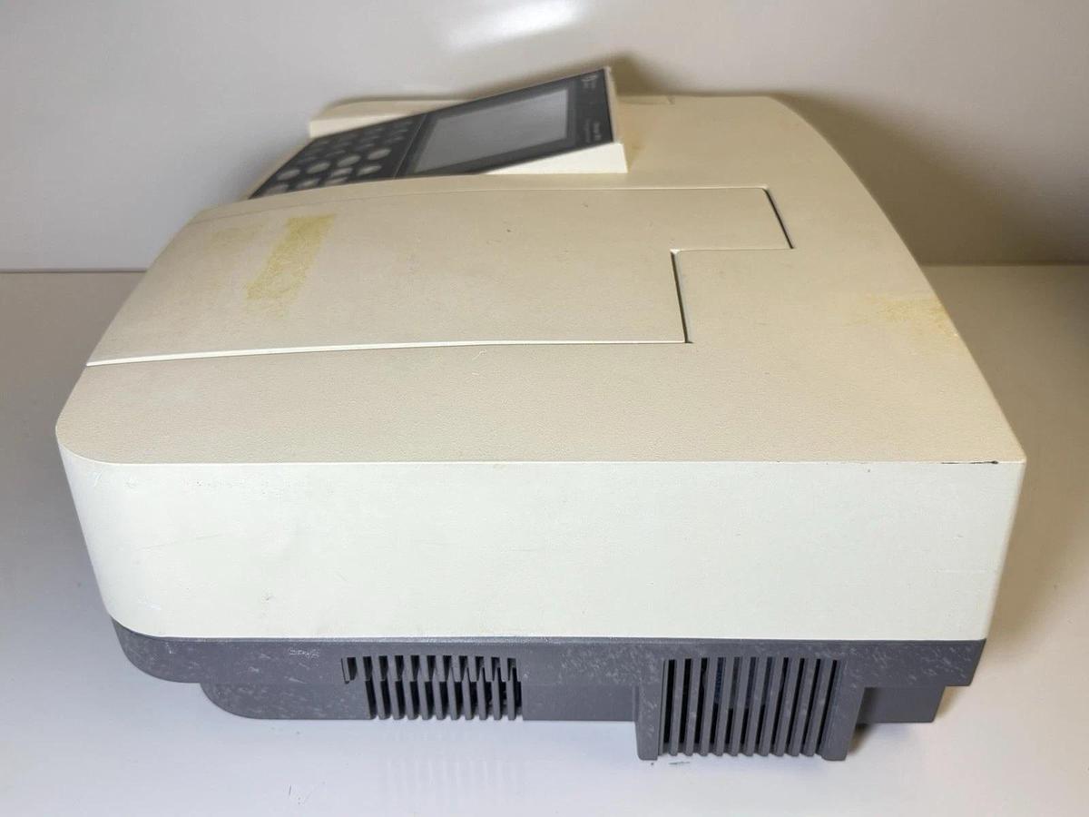 Used Pharmacia Biotech 80-2106-20 Ultrospec 3000 UV/Visible Spectrophotometer