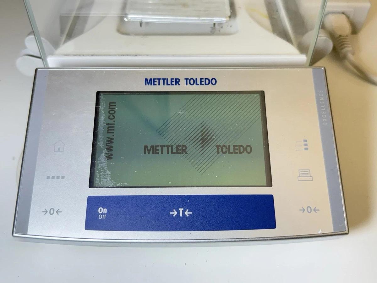Used Mettler Toledo XS105DU DualRange Digital Analytical Balance Scale Laboratory