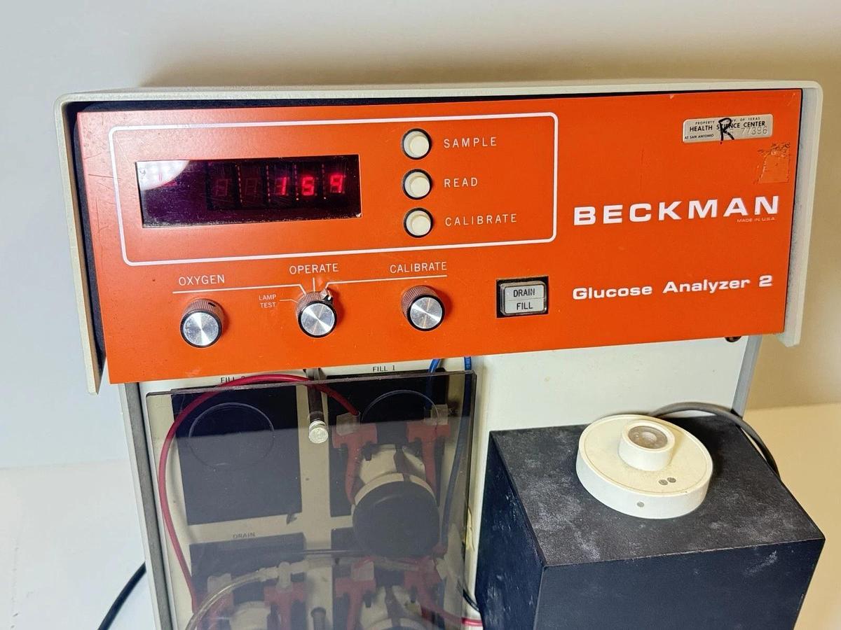 Used Beckman Glucose Analyzer 2 Model 6517 with accessories (Maintenance Kit)