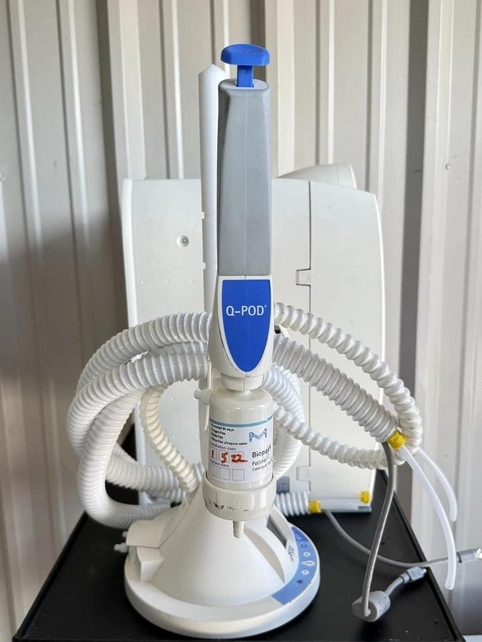 Used Millipore Milli-Q Advantage A10 Water Purification System Z00Q0V0T0 w/ Q-Pod