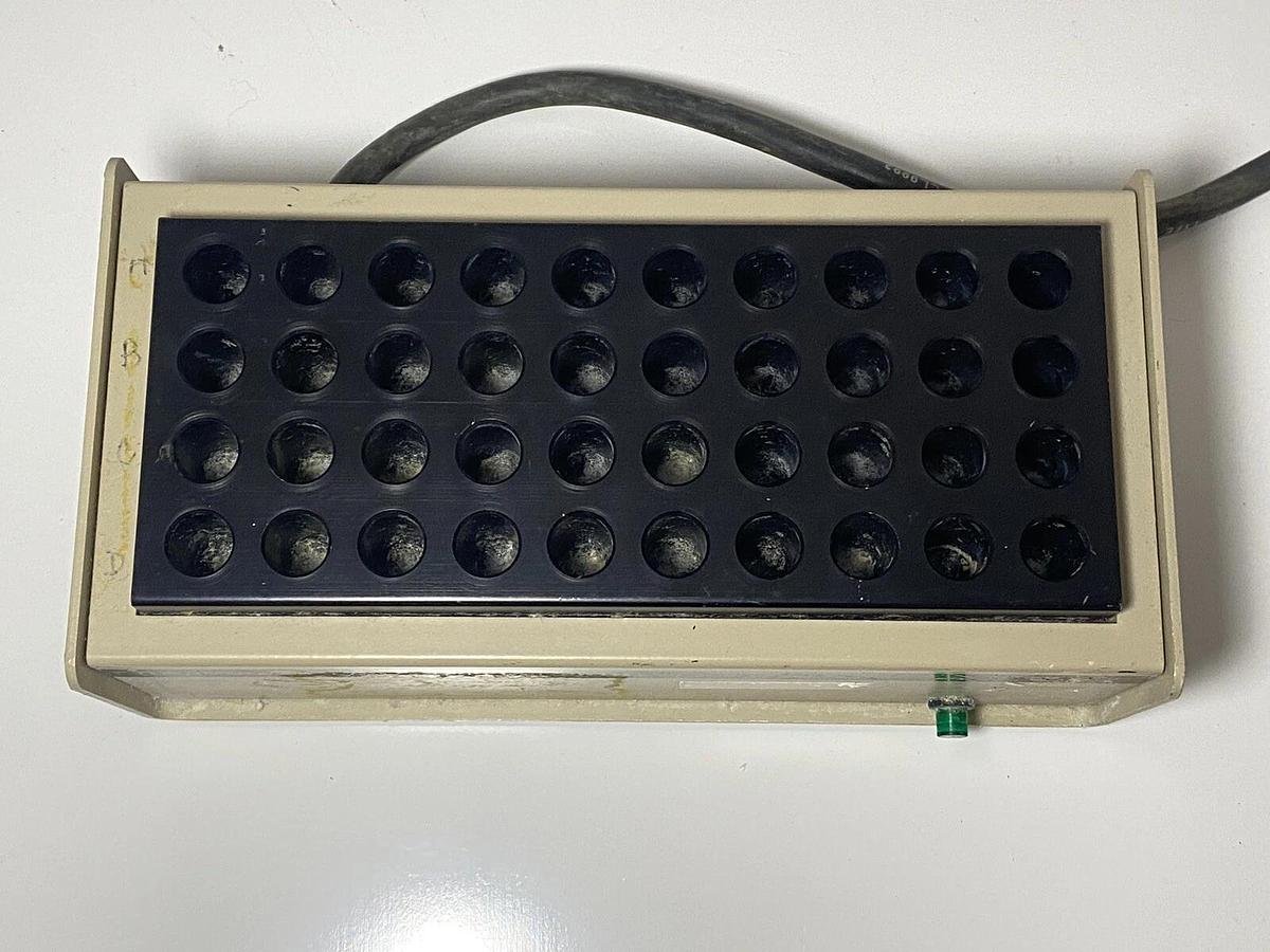 Used Thermolyne Type 12200 DRI-Bath Constant Temperature Test Tube DB12215E