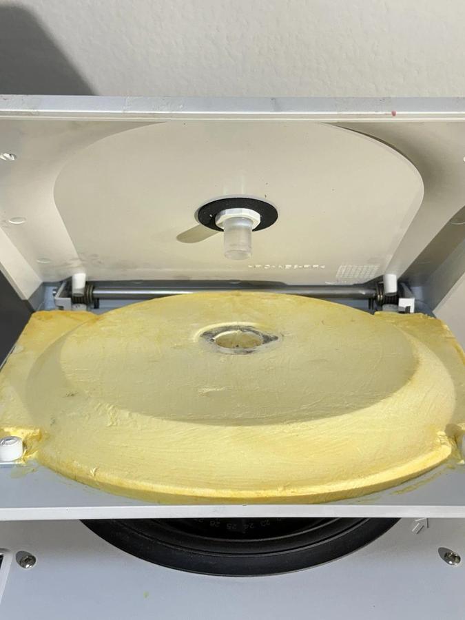 Used Eppendorf 5417R Refrigerated Centrifuge w/Rotor F45-30-11