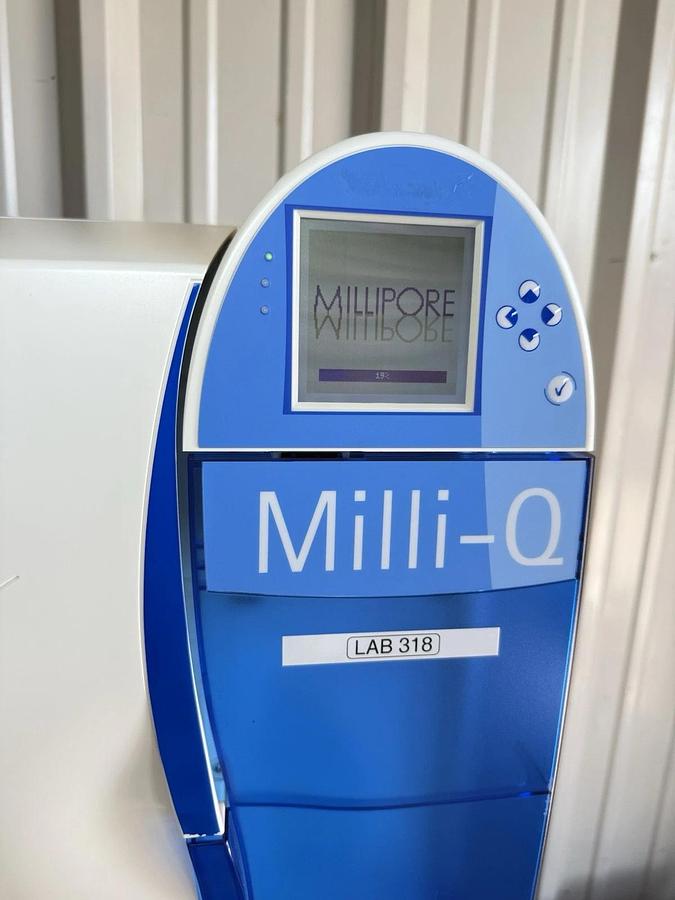 Used Millipore Milli-Q Advantage A10 Water Purification System Z00Q0V0T0 w/ Q-Pod
